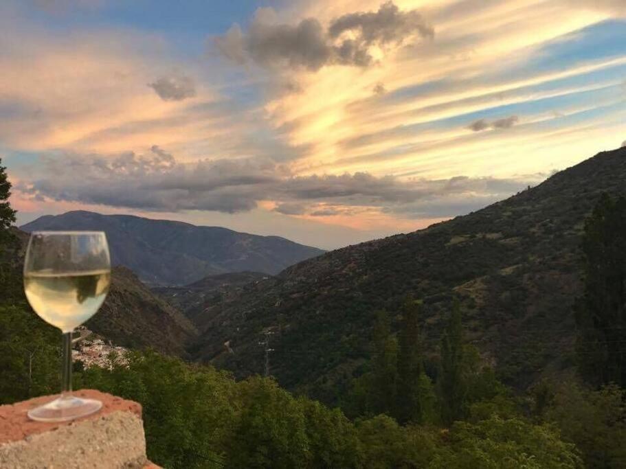 Apartment Casa Mirador Bubion, Large Terrace & Amazing Views